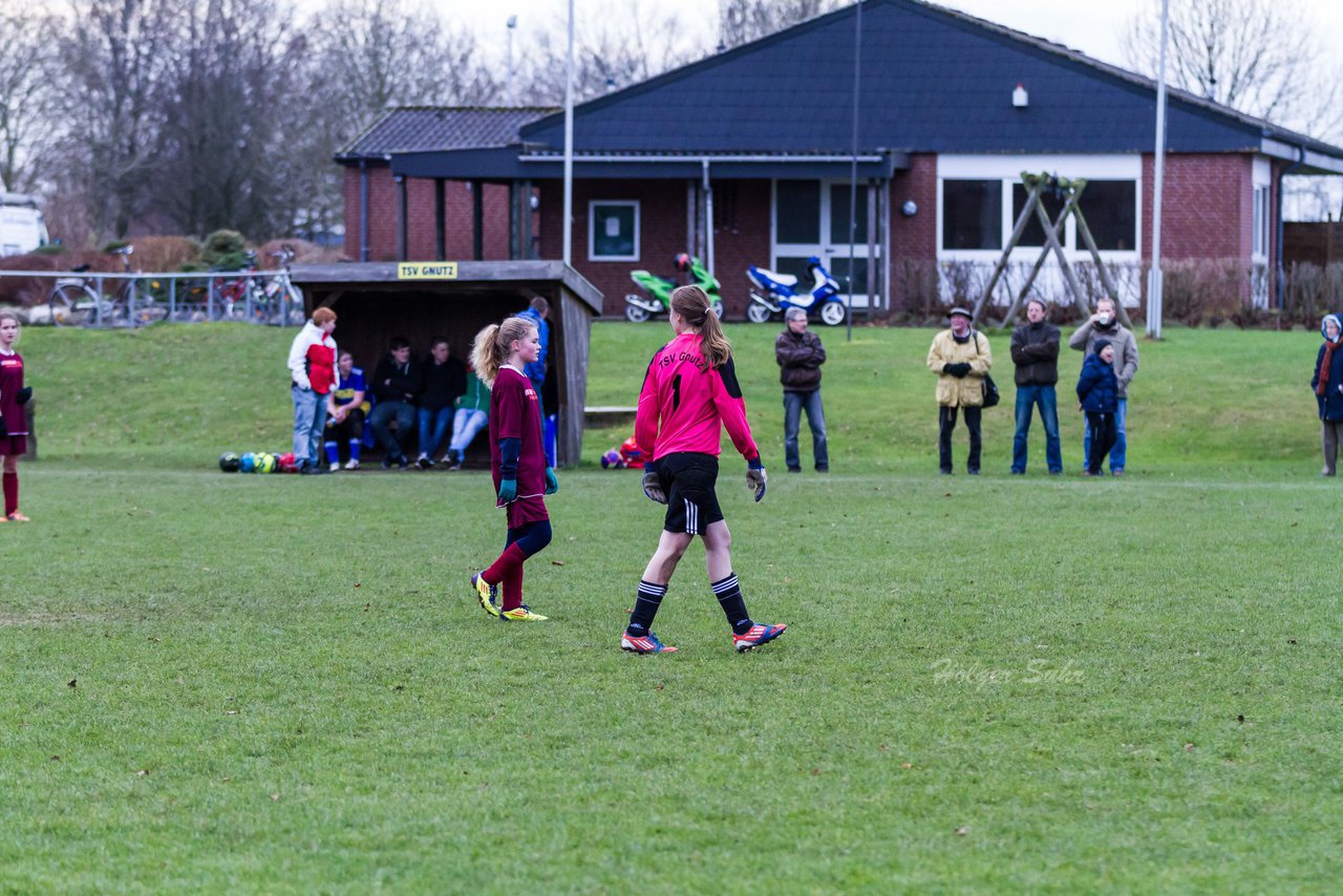 Bild 236 - B-Juniorinnen TSV Gnutz o.W. - SV Henstedt Ulzburg II : Ergebnis: ca. 5:0